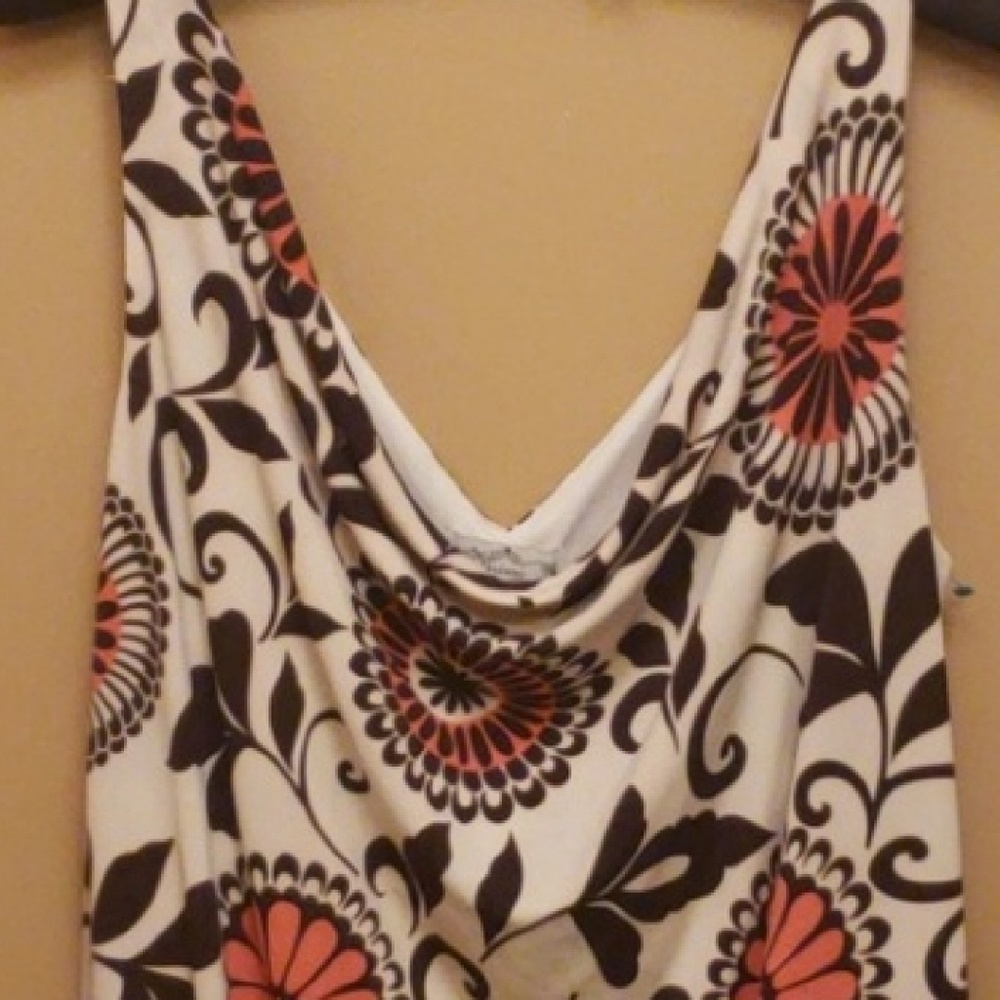 Pattern Dress nice with leggings.